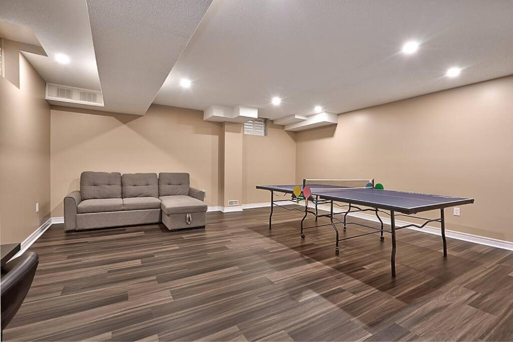 4 Car Parking-King Bed-In Oakville, With Ping Pong-Bbq, Highway Access Exterior photo