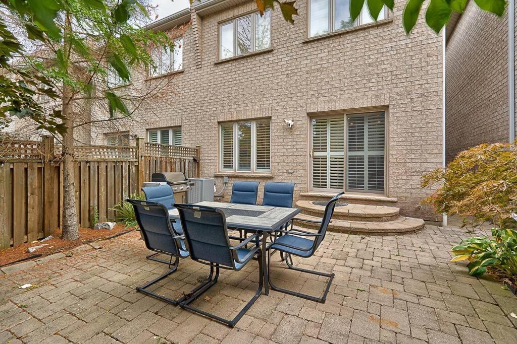 4 Car Parking-King Bed-In Oakville, With Ping Pong-Bbq, Highway Access Exterior photo