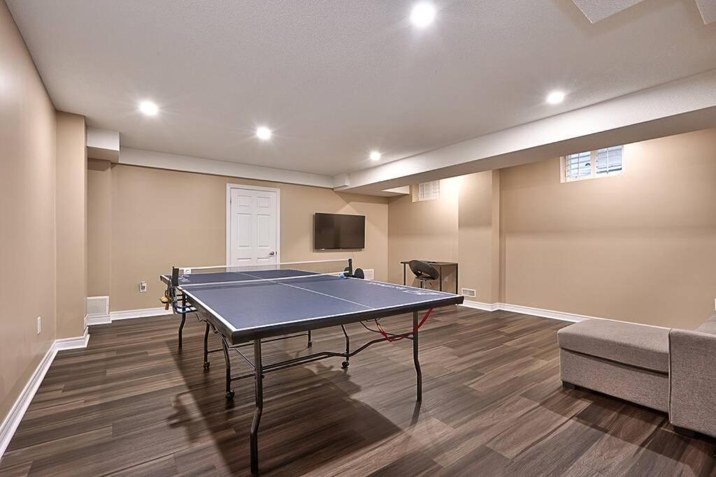 4 Car Parking-King Bed-In Oakville, With Ping Pong-Bbq, Highway Access Exterior photo